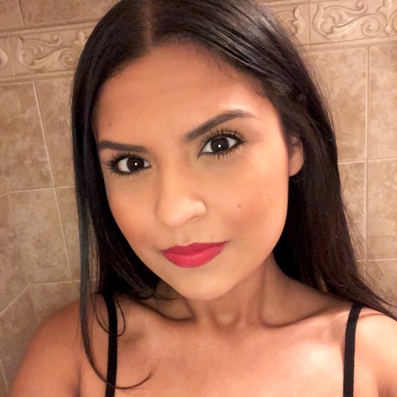 Meet your Posher, Lilian - Picture 1 of 1